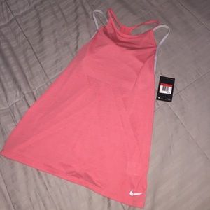 Women’s Nike Workout Tank Top w. Built in Bra